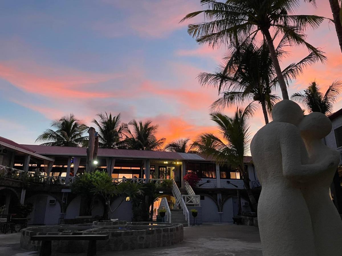 Sunbloom Beachfront Hotel And Restaurant Zambales Sinabacan Exterior foto